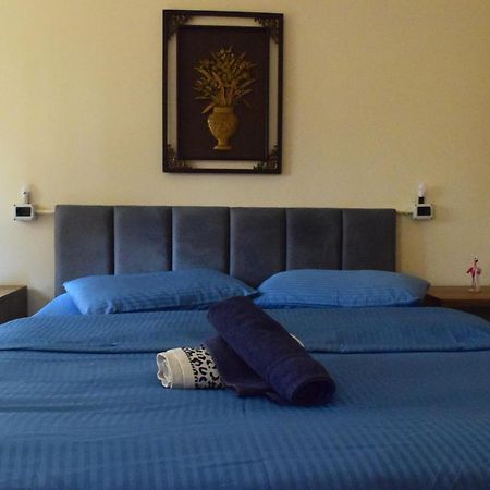 D1 Rooms & Apartments Tirana Kültér fotó