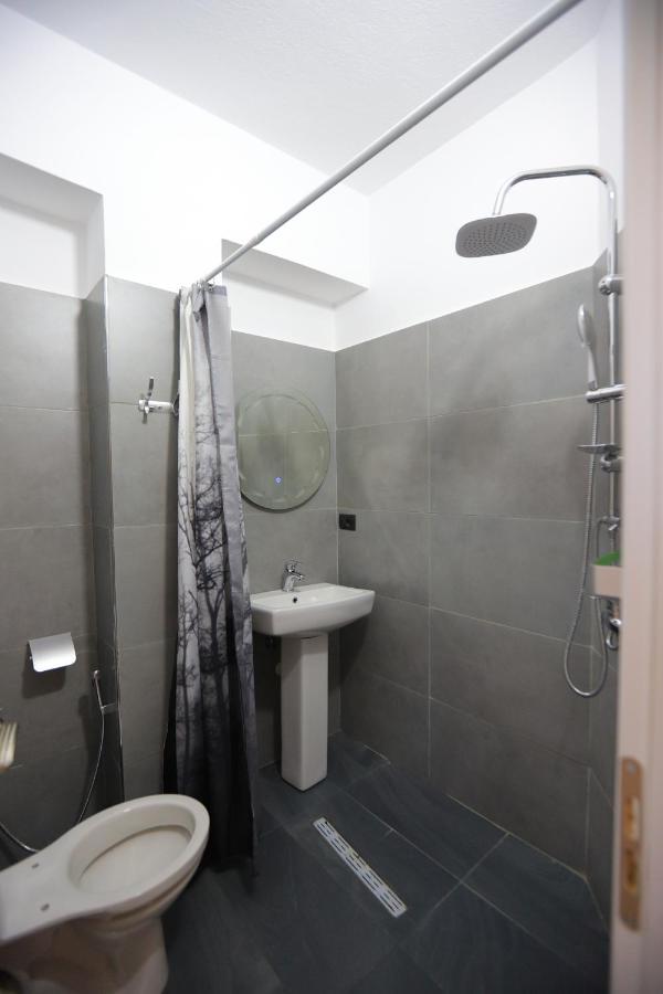 D1 Rooms & Apartments Tirana Kültér fotó