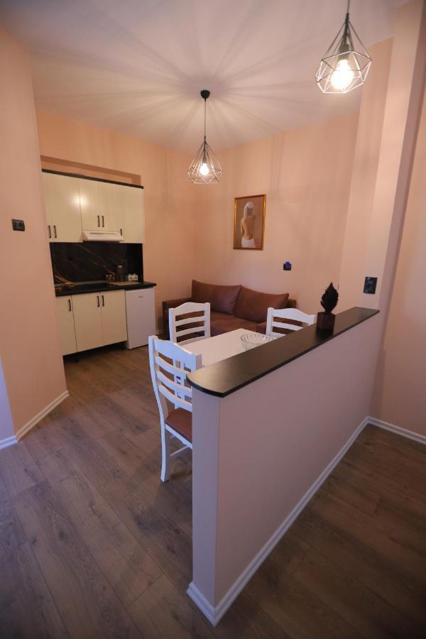 D1 Rooms & Apartments Tirana Kültér fotó
