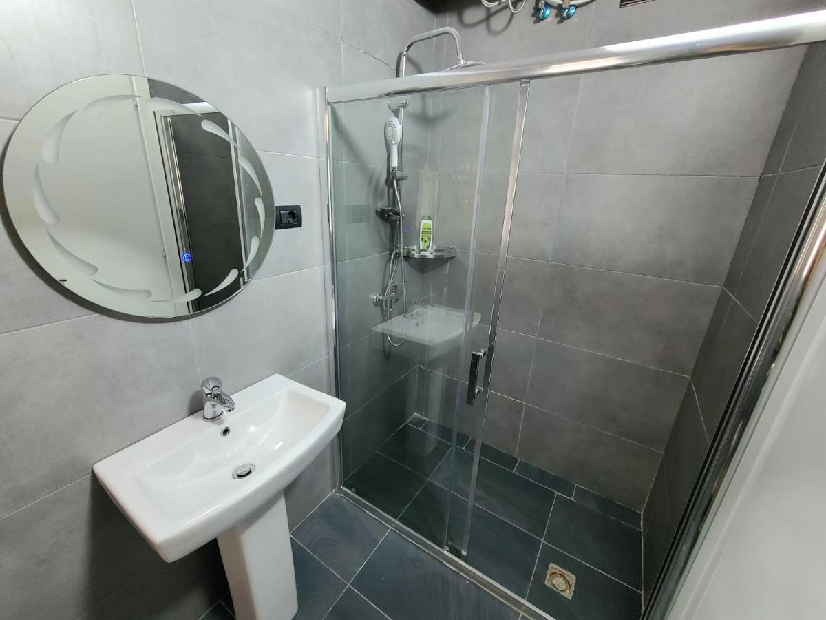 D1 Rooms & Apartments Tirana Kültér fotó