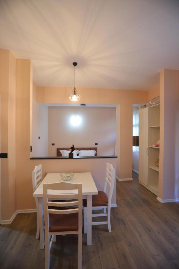 D1 Rooms & Apartments Tirana Kültér fotó