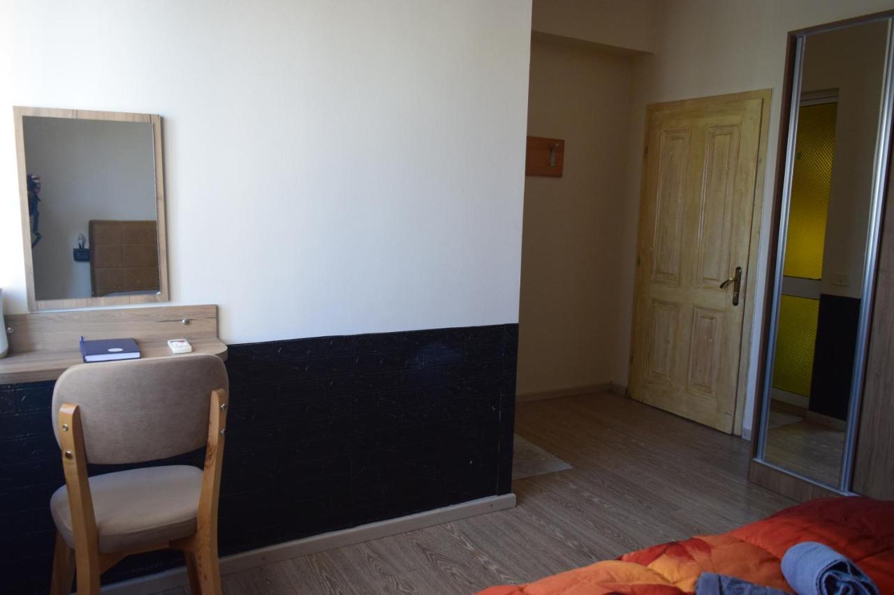 D1 Rooms & Apartments Tirana Kültér fotó